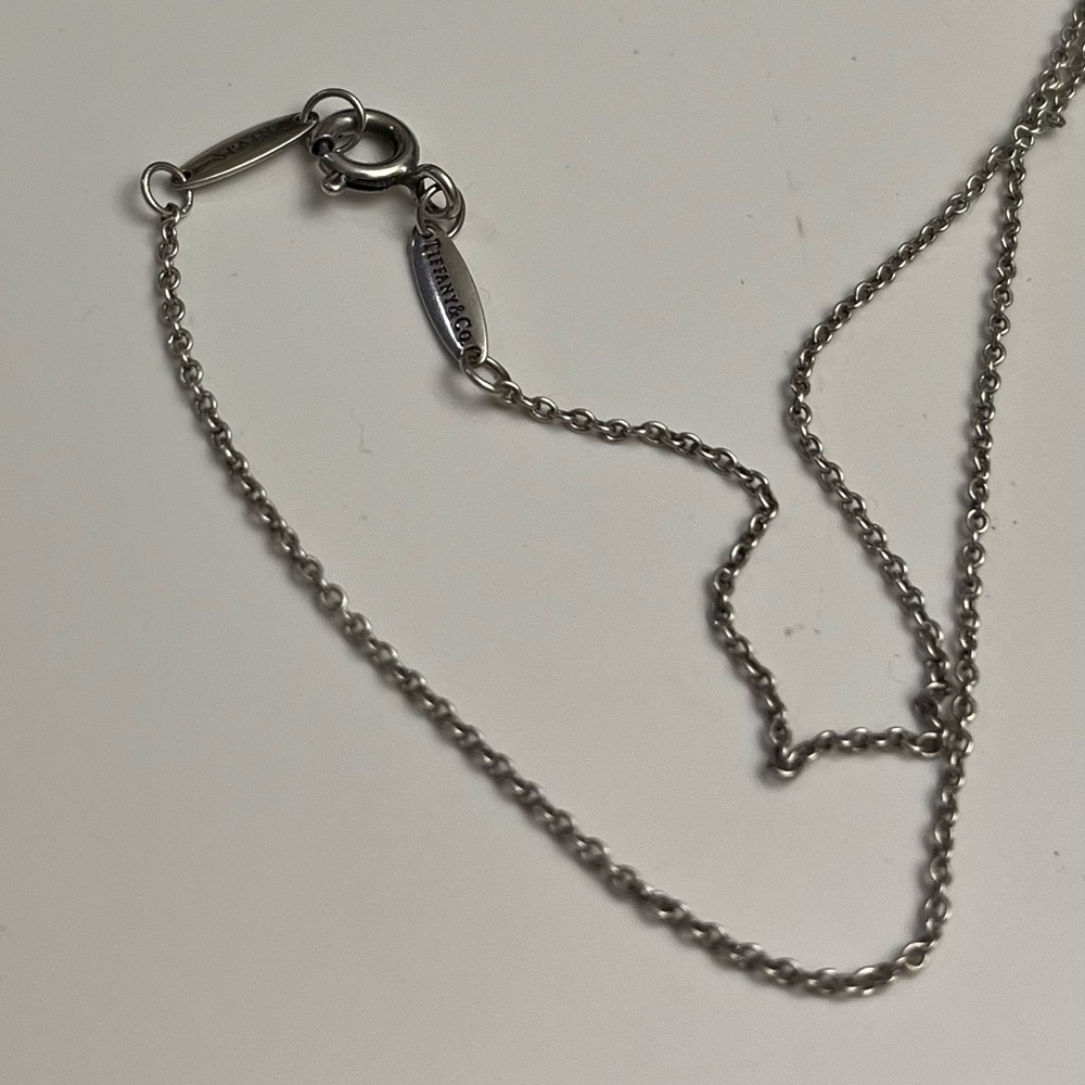 Tiffany & Co. x Elsa Peretti Bean pendant in sterling silver 9mm - Picture 5 of 9